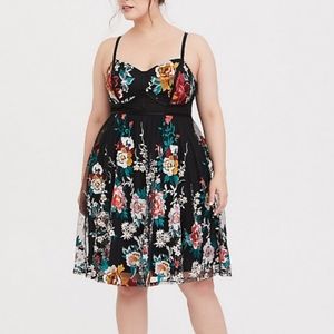 Torrid Embroidered Floral Formal Dress size 20